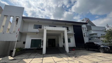 Dijual Bangunan 4 lantai Cocok untuk Kantor/Klinik/Resto di Wijaya Kebayoran Baru