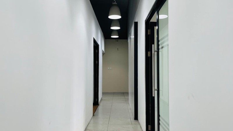 Disewakan Bangunan 4 lantai Cocok untuk Kantor/Klinik/Resto di Wijaya Kebayoran Baru