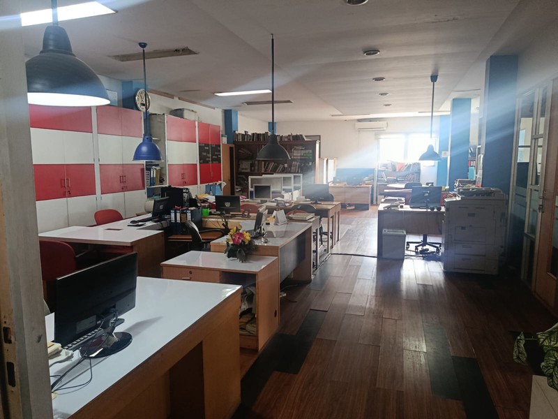 Ruko dengan Tanah Cocok untuk Kantor Atau Bisnis @Ciputat.