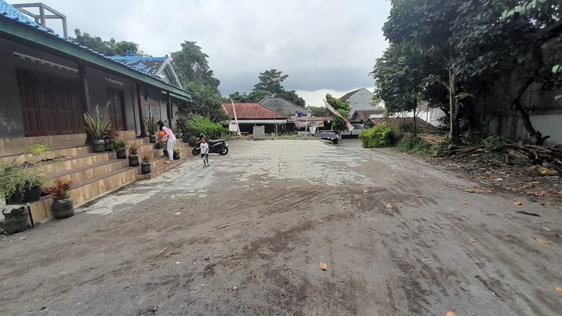 Tanah Luas 440 Meter Persegi Lokasi Strategis Dekat Jalan Jambon