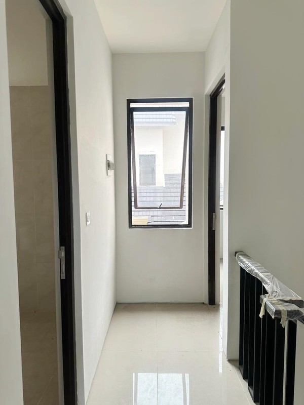 Rumah Minimalis Bagus, Siap Huni dalam Cluster di Serpong