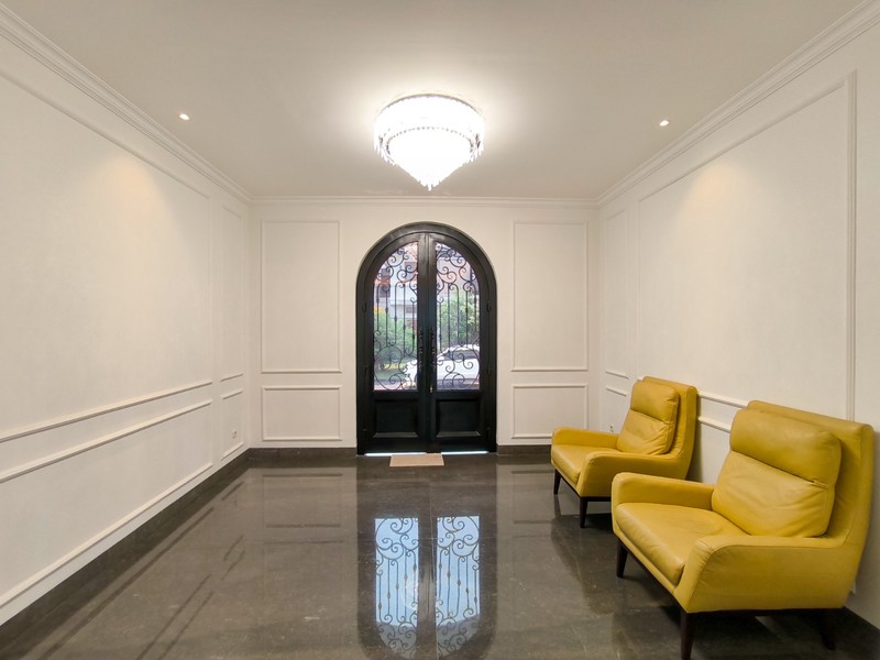 Rumah dalam cluster,ada swimming pool di Bintaro Jaya 7