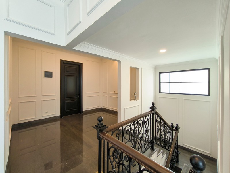 Rumah dalam cluster,ada swimming pool di Bintaro Jaya 7