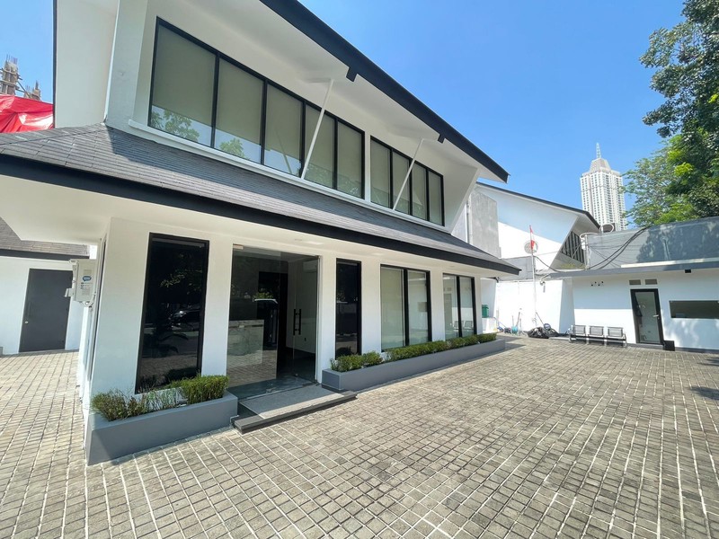 DISEWAKAN RUANG USAHA COCOK UNTUK KANTOR DAN KLINIK KECANTIKAN DI PAKUBUWONO