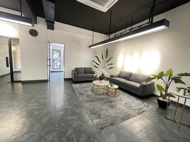 DISEWAKAN RUANG USAHA COCOK UNTUK KANTOR DAN KLINIK KECANTIKAN DI PAKUBUWONO