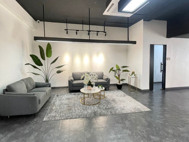 DISEWAKAN RUANG USAHA COCOK UNTUK KANTOR DAN KLINIK KECANTIKAN DI PAKUBUWONO