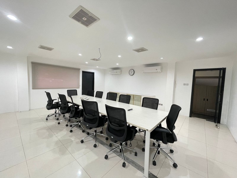 DISEWAKAN RUANG USAHA COCOK UNTUK KANTOR DAN KLINIK KECANTIKAN DI PAKUBUWONO