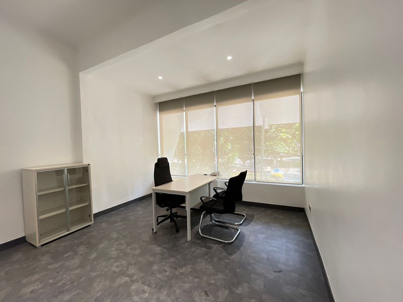 DISEWAKAN RUANG USAHA COCOK UNTUK KANTOR DAN KLINIK KECANTIKAN DI PAKUBUWONO