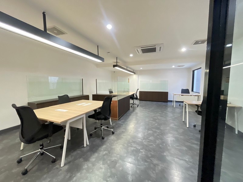 DISEWAKAN RUANG USAHA COCOK UNTUK KANTOR DAN KLINIK KECANTIKAN DI PAKUBUWONO