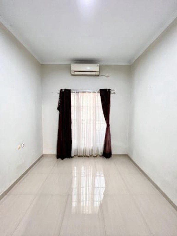 Rumah Jual Cepat siap huni , town house Dekat akses Tol Depok Antasari 