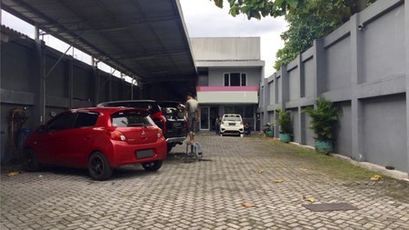 BENGKEL DAN KANTOR SELUAS 2000 METER PERSEGI, DI JL SORAGAN.