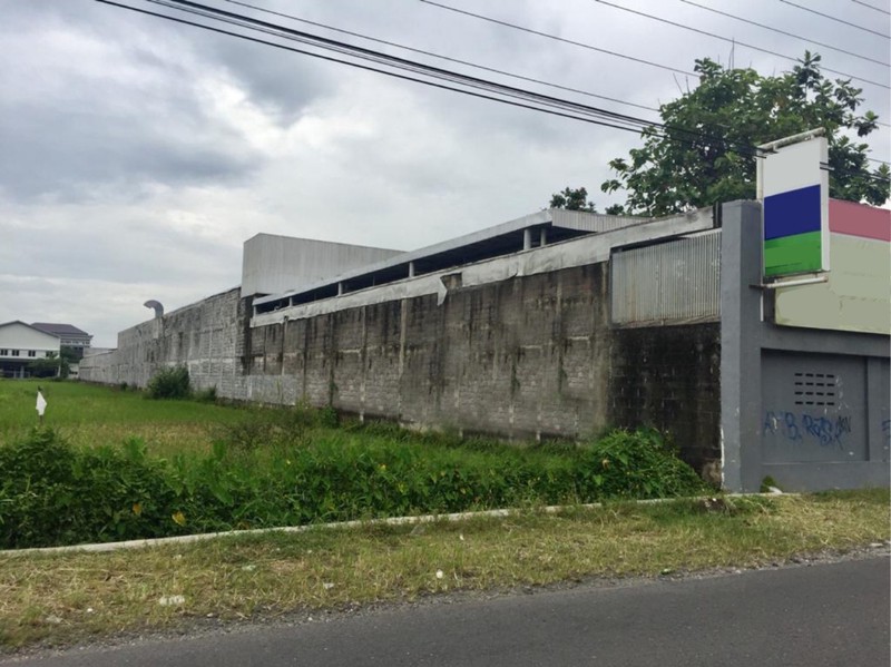 BENGKEL DAN KANTOR SELUAS 2000 METER PERSEGI, DI JL SORAGAN.
