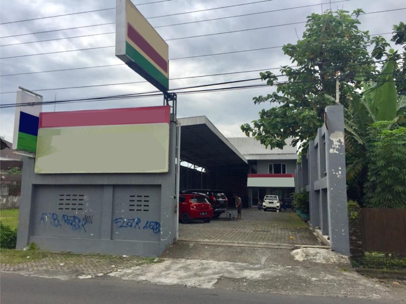 BENGKEL DAN KANTOR SELUAS 2000 METER PERSEGI, DI JL SORAGAN.