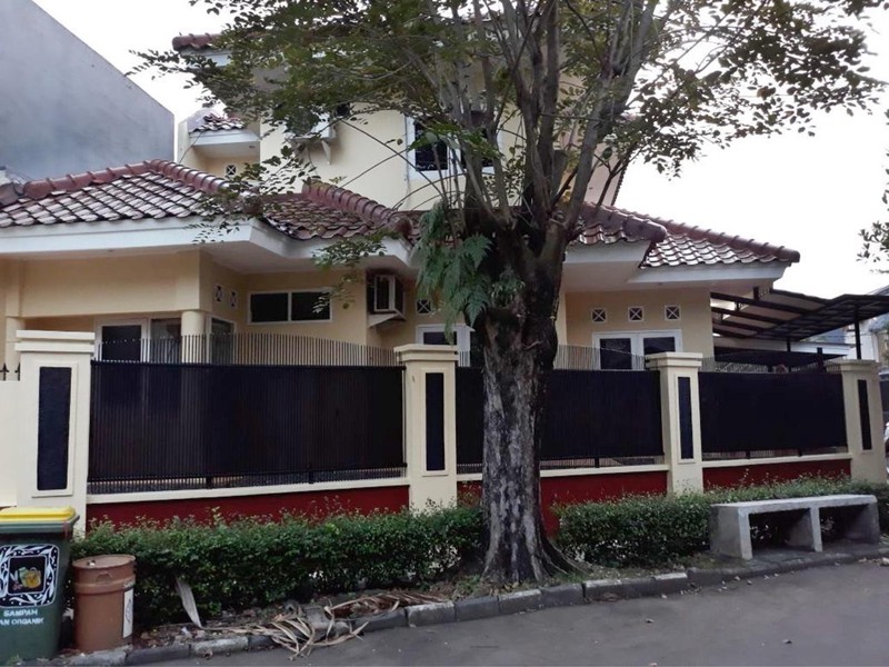 Rumah Bagus,dalam cluster  Di Kasuari Bintaro Jaya Sektor 9.