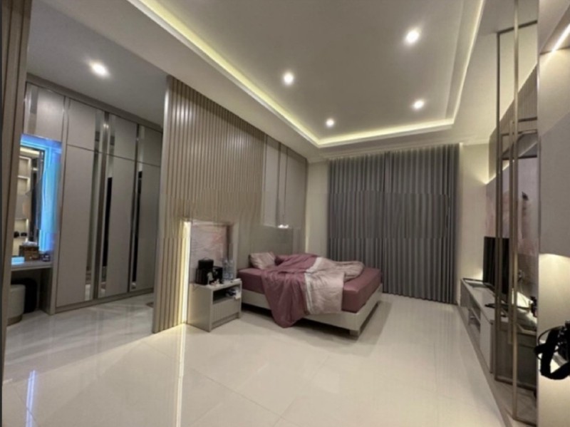Dijual Rumah Pakuwon Indah The Mansion Full Furnished By Desain Interior Filia Dekat Graha Family, Pakuwon Mall, Sma Petra 1, Citraland, National Hospital