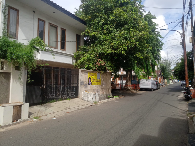 Rumah Tua Dijual di Tanjung Duren Utara