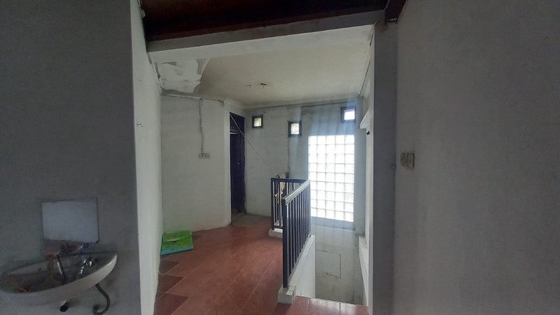 Disewakan Ruko Strategis 3 Lantai di Jl. Godean Hanya 200 Meter dari Ring Road Demak Ijo, Sidoarum, Godean