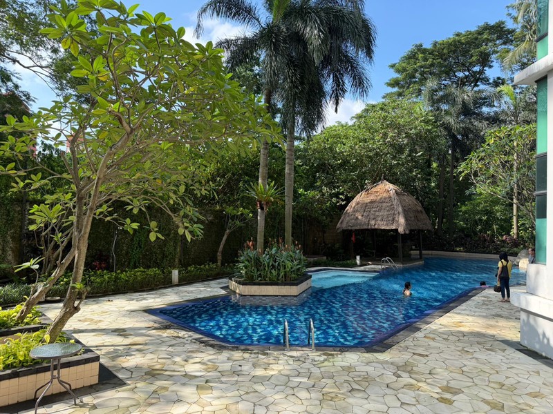 DIJUAL APARTMENT CANTIK SIAP HUNI VIEW KOTA DI HAMPTON'S PARK PONDOK INDAH