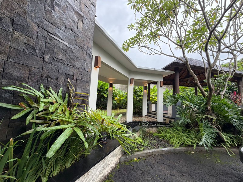 DIJUAL RUMAH MEWAH RASA VILLA DI CILANDAK BARAT