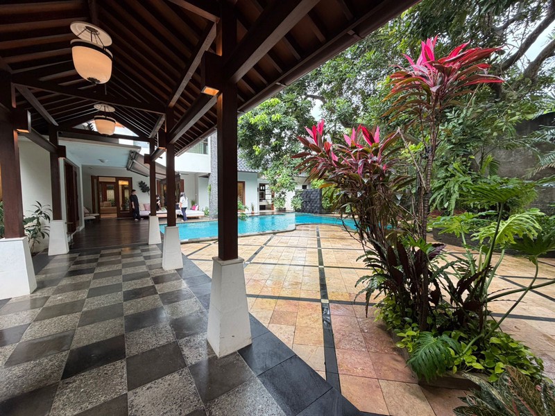 DIJUAL RUMAH MEWAH RASA VILLA DI CILANDAK BARAT