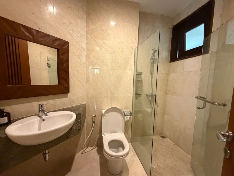 DIJUAL RUMAH MEWAH RASA VILLA DI CILANDAK BARAT