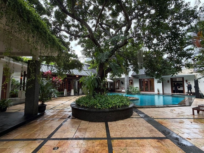 DIJUAL RUMAH MEWAH RASA VILLA DI CILANDAK BARAT