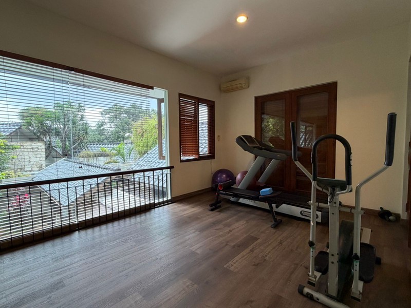 DIJUAL RUMAH MEWAH RASA VILLA DI CILANDAK BARAT