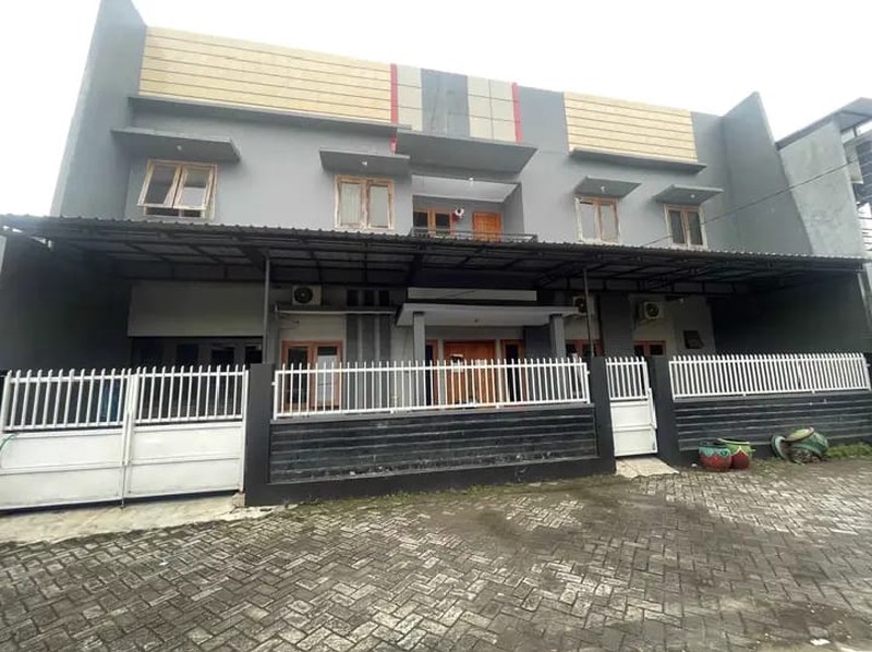  Dijual Rumah Kost 2 Lantai di Perum Permata Wiyung Surabaya Barat