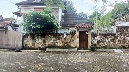 Rumah Mewah 2 Lantai di Dalam Perumahan Hunian Eksklusif & Strategis, Maguwoharjo, Depok, Sleman