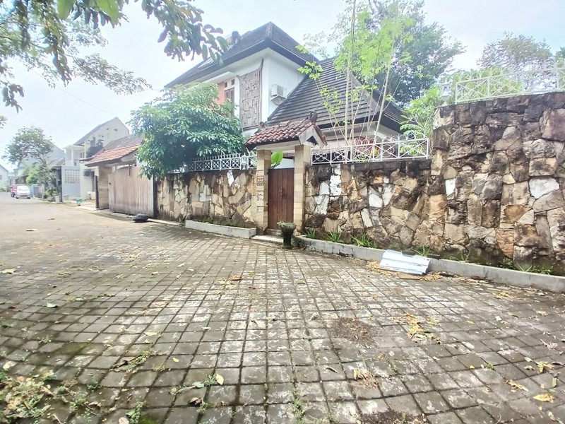 Rumah Mewah 2 Lantai di Dalam Perumahan Hunian Eksklusif & Strategis, Maguwoharjo, Depok, Sleman