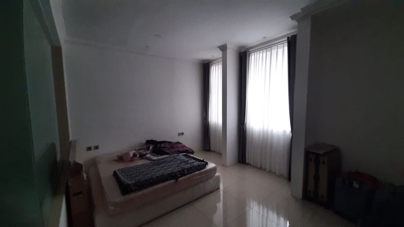 Rumah Sunter 2 Lantai