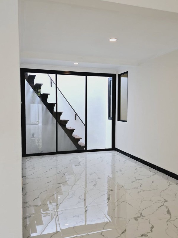 Dijual Rumah Siap Huni di Taman Puspa Raya Citraland