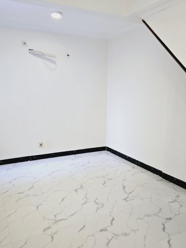 Dijual Rumah Siap Huni di Taman Puspa Raya Citraland