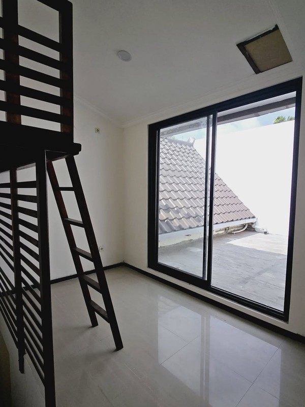 Dijual Rumah Siap Huni di Taman Puspa Raya Citraland