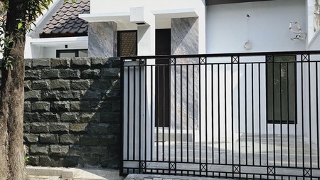 Dijual Rumah Siap Huni di Taman Puspa Raya Citraland