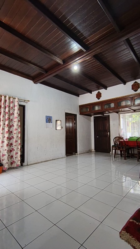 FOR SALE !!! 1 UNIT RUMAH BERNUANSA RETRO DI TENGAH KOTA PALEMBANG