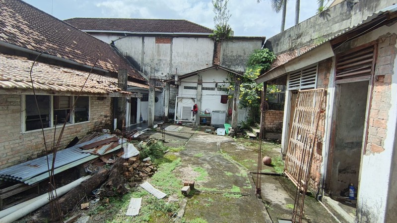 FOR SALE !!! 1 UNIT RUMAH BERNUANSA RETRO DI TENGAH KOTA PALEMBANG