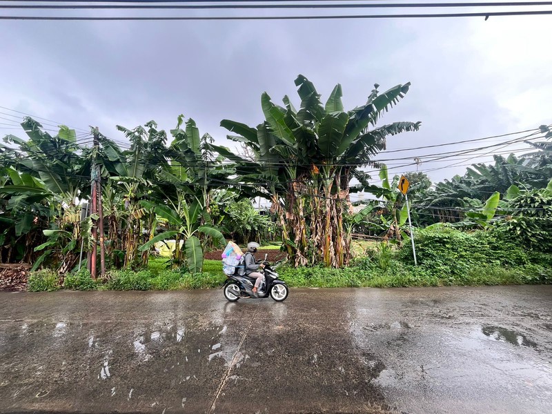Dijual tanah dengan lokasi sangat strategis di Jalan Raya Krukut, posisi persis pinggir jalan utama dan dekat pintu Tol Krukut.