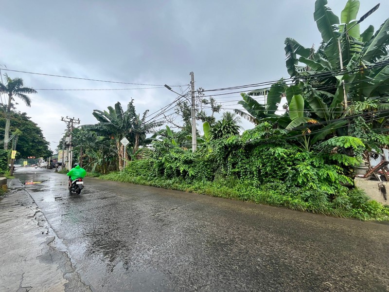Disewa tanah dengan lokasi sangat strategis di Jalan Raya Krukut, posisi persis pinggir jalan utama dan dekat pintu Tol Krukut.