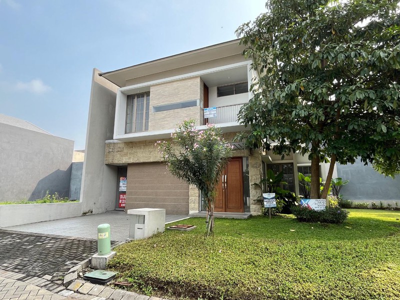 Dijual Rumah Hook Siap Huni di Royal Residence Surabaya