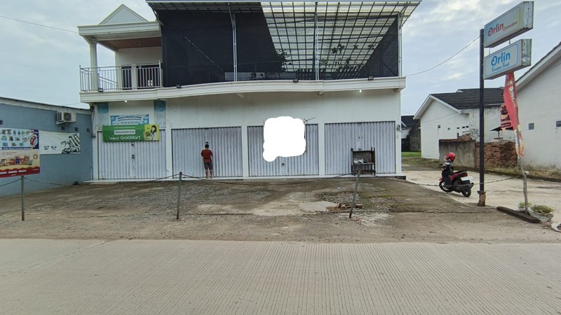 FOR RENT !!! 3 RUKO 1 LANTAI GANDENG