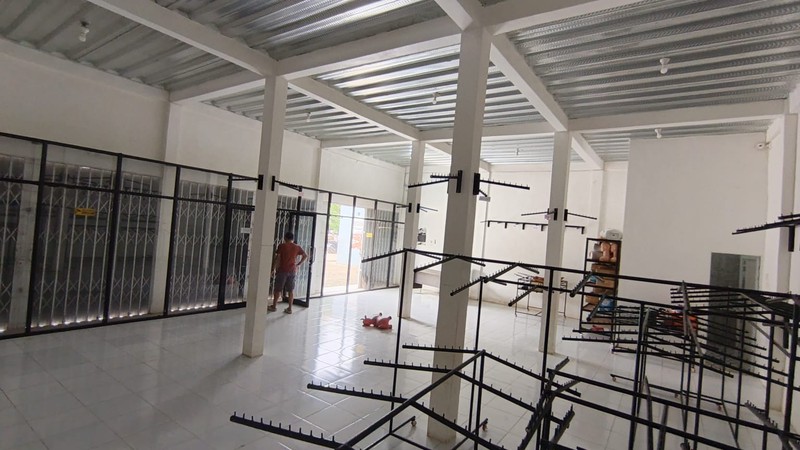 FOR RENT !!! 3 RUKO 1 LANTAI GANDENG