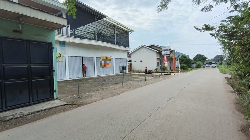 FOR RENT !!! 3 RUKO 1 LANTAI GANDENG