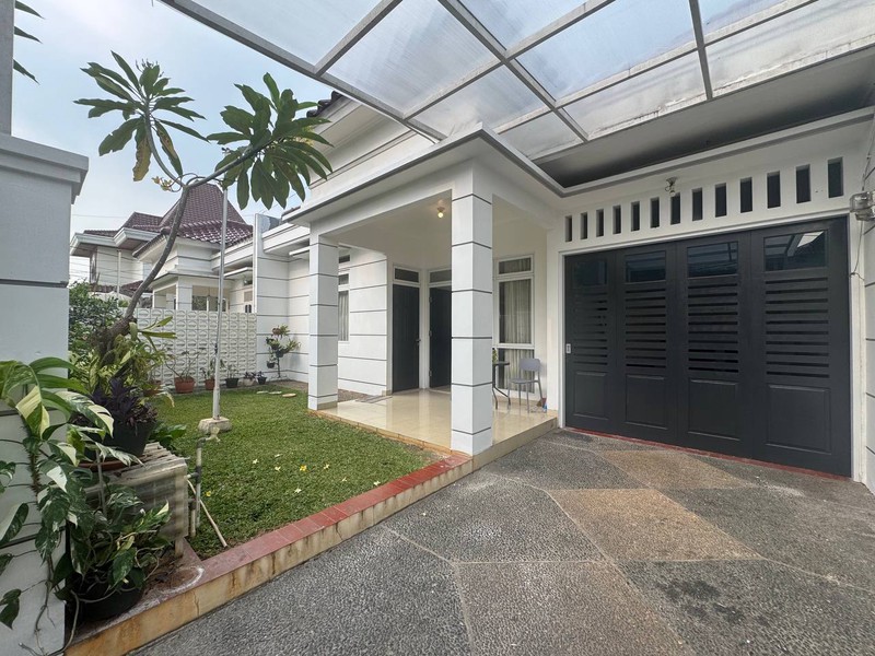 Cinere megapolitan rumah 1 lantai semi furnished siap huni cantik