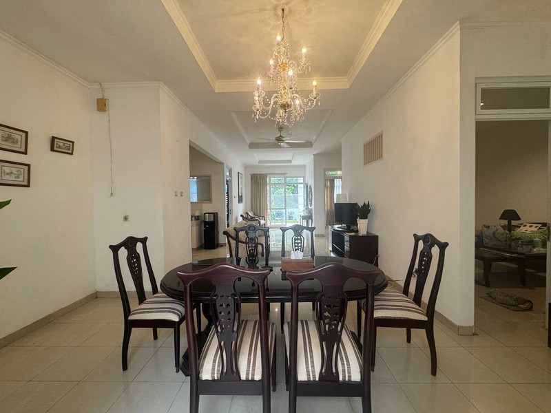 Cinere megapolitan rumah 1 lantai semi furnished siap huni cantik