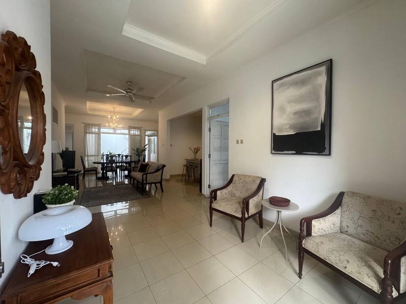 Cinere megapolitan rumah 1 lantai semi furnished siap huni cantik