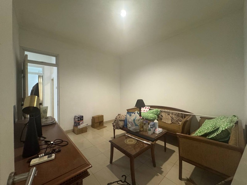 Cinere megapolitan rumah 1 lantai semi furnished siap huni cantik