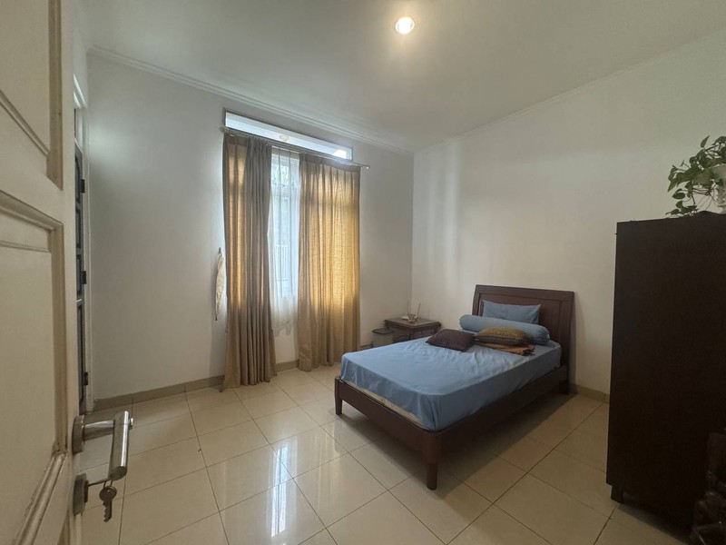 Cinere megapolitan rumah 1 lantai semi furnished siap huni cantik