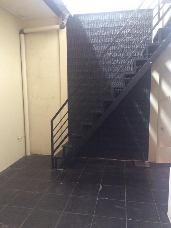 Rumah Asri dengan halaman yang luas di Emerald Bintaro