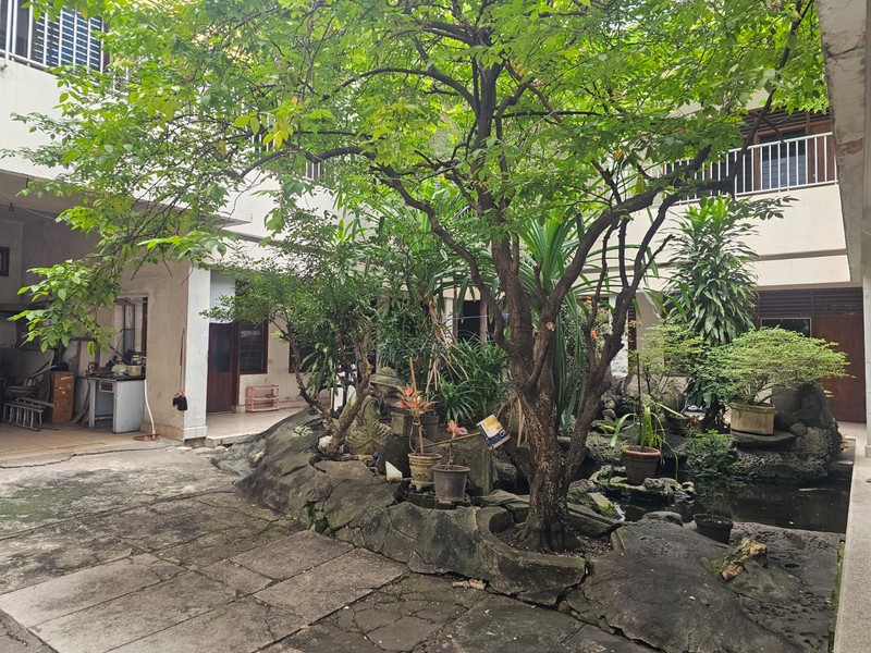 Jarang Ada!!! Di Jual Rumah Lama Hitung Tanah, Di Jl. Embong Cerme, Surabaya Pusat